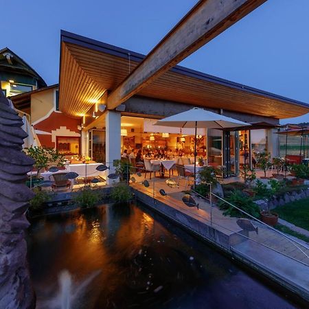 Malerwinkl Restaurant + Kunsthotel Hatzendorf 外观 照片