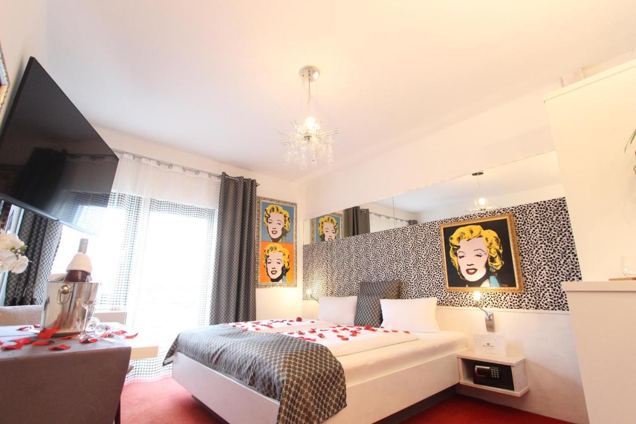 Malerwinkl Restaurant + Kunsthotel Hatzendorf 外观 照片