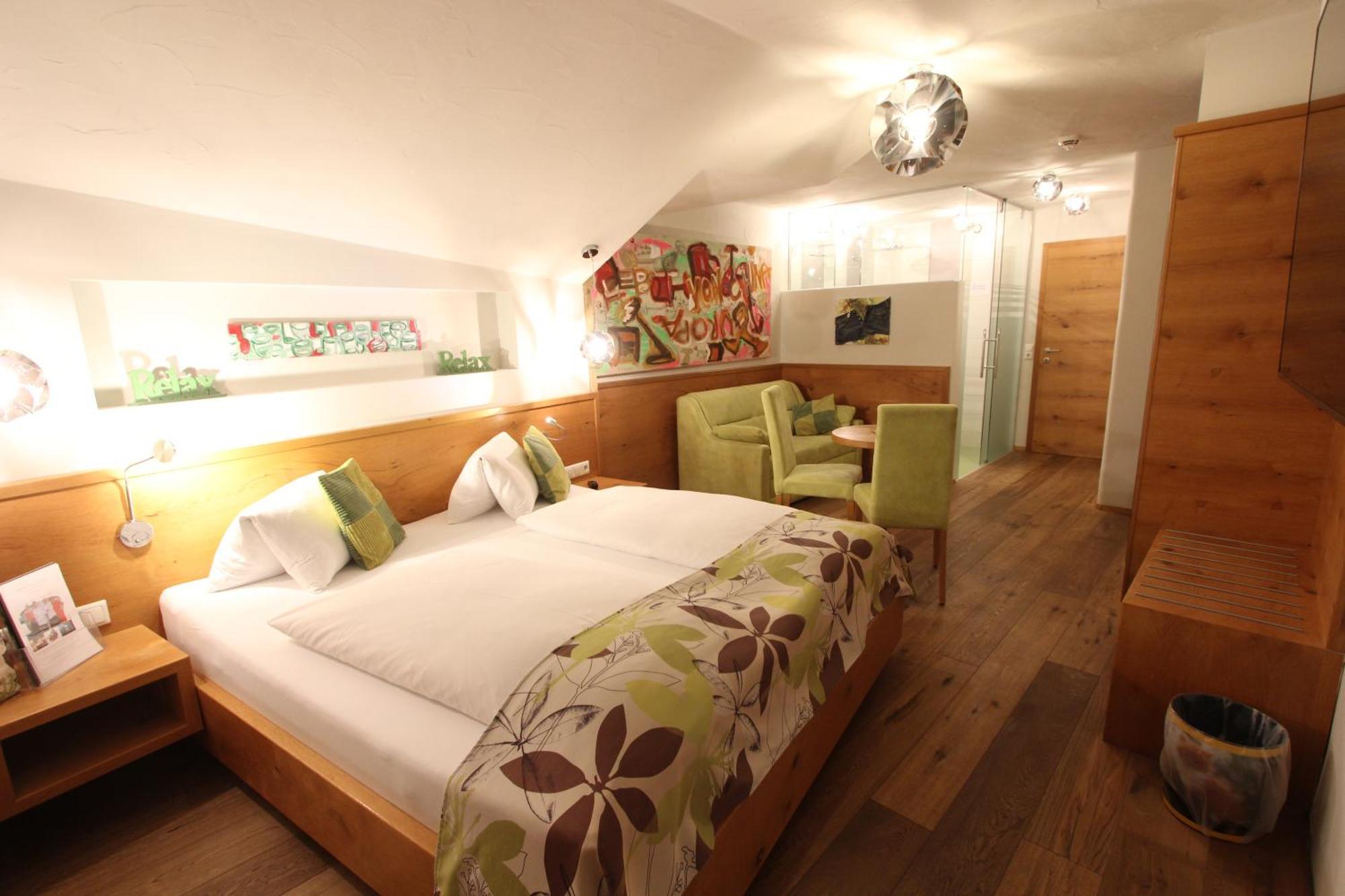 Malerwinkl Restaurant + Kunsthotel Hatzendorf 外观 照片