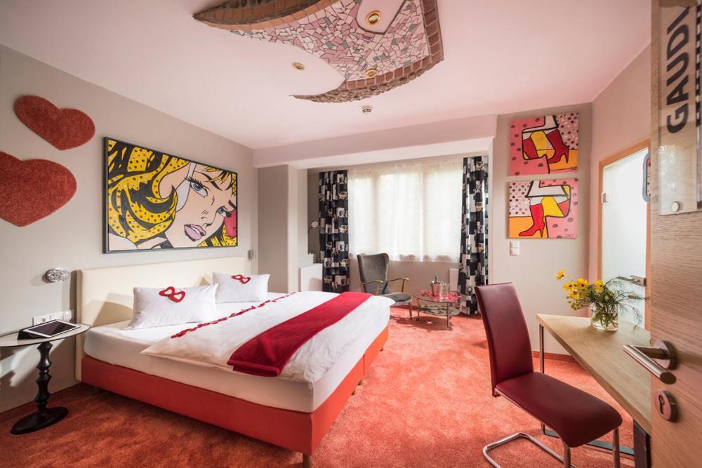 Malerwinkl Restaurant + Kunsthotel Hatzendorf 外观 照片