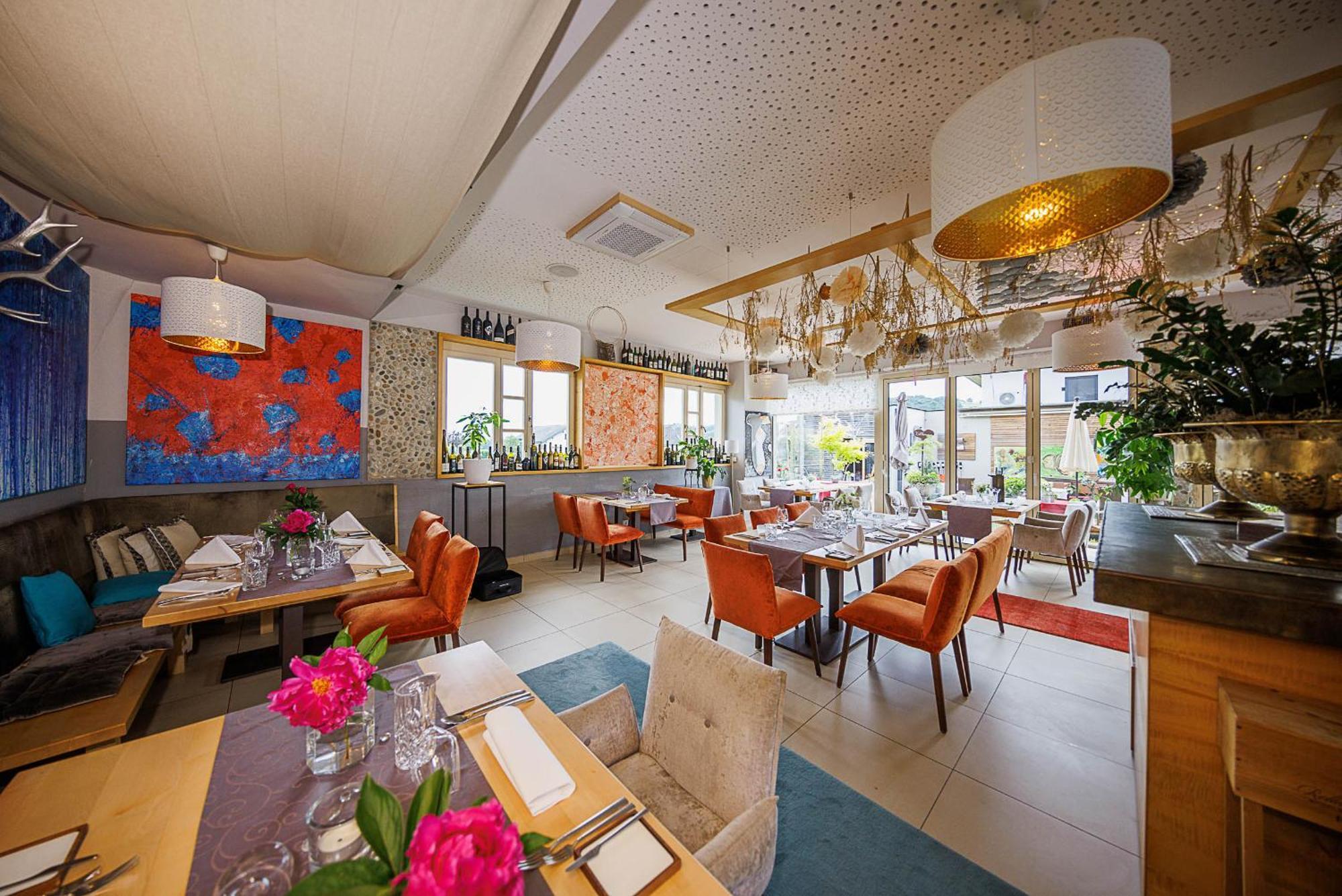 Malerwinkl Restaurant + Kunsthotel Hatzendorf 外观 照片