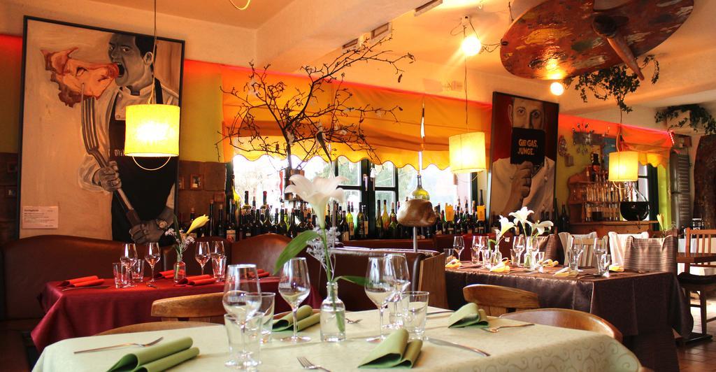 Malerwinkl Restaurant + Kunsthotel Hatzendorf 外观 照片