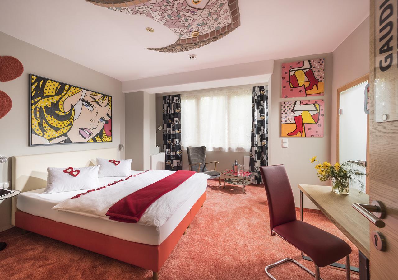 Malerwinkl Restaurant + Kunsthotel Hatzendorf 外观 照片