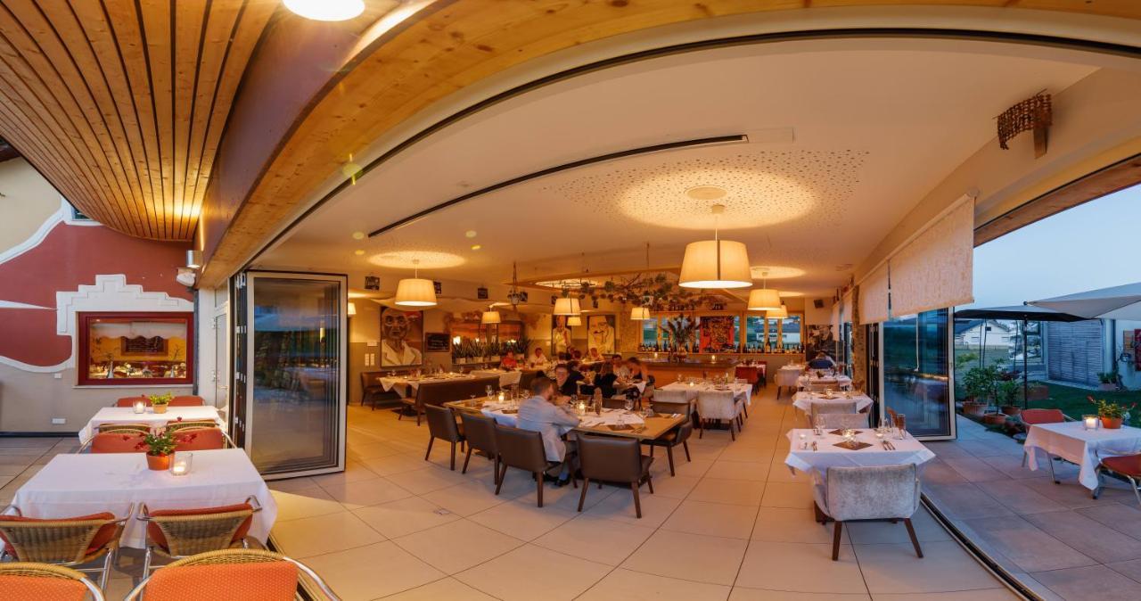 Malerwinkl Restaurant + Kunsthotel Hatzendorf 外观 照片