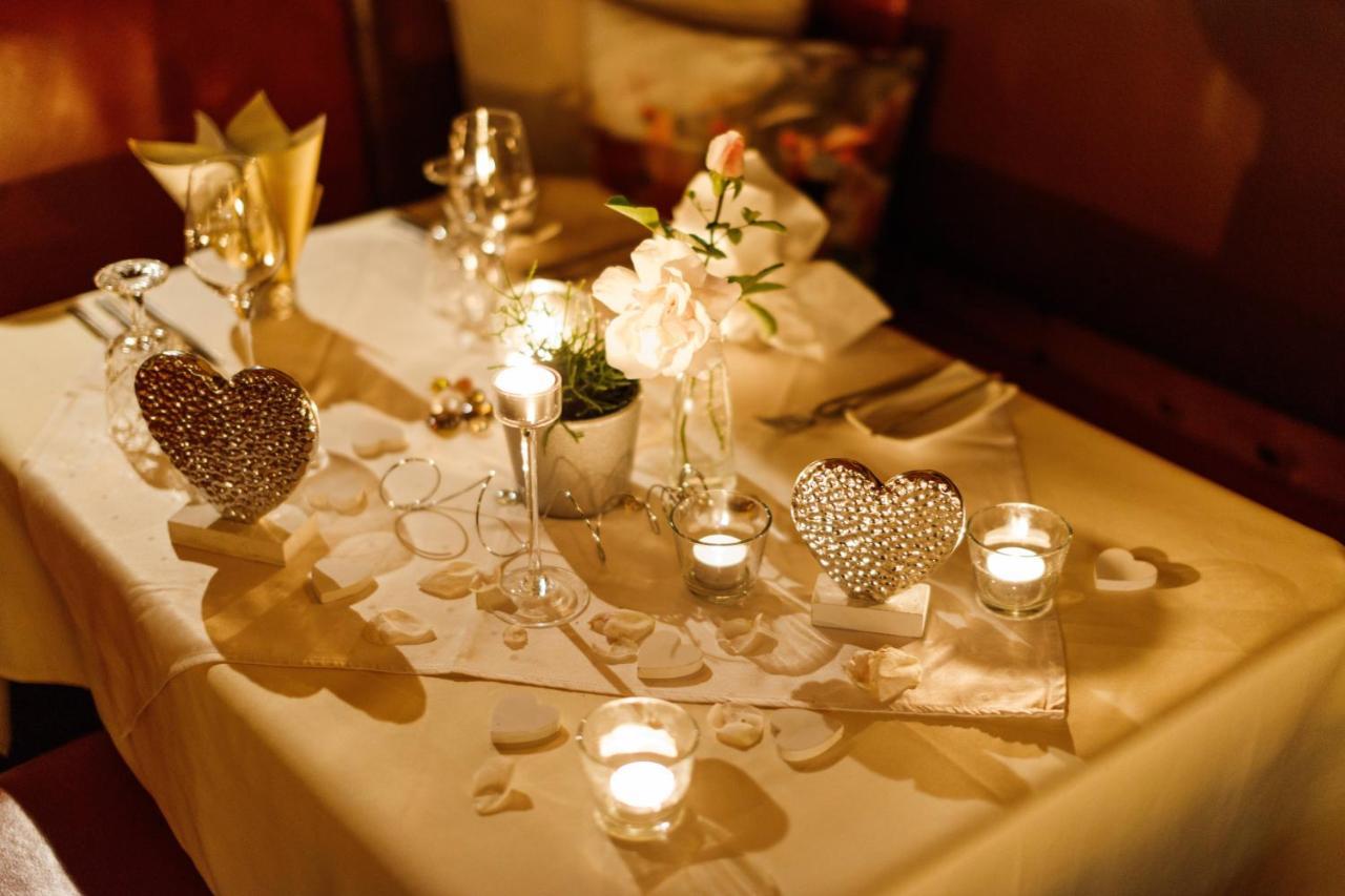 Malerwinkl Restaurant + Kunsthotel Hatzendorf 外观 照片